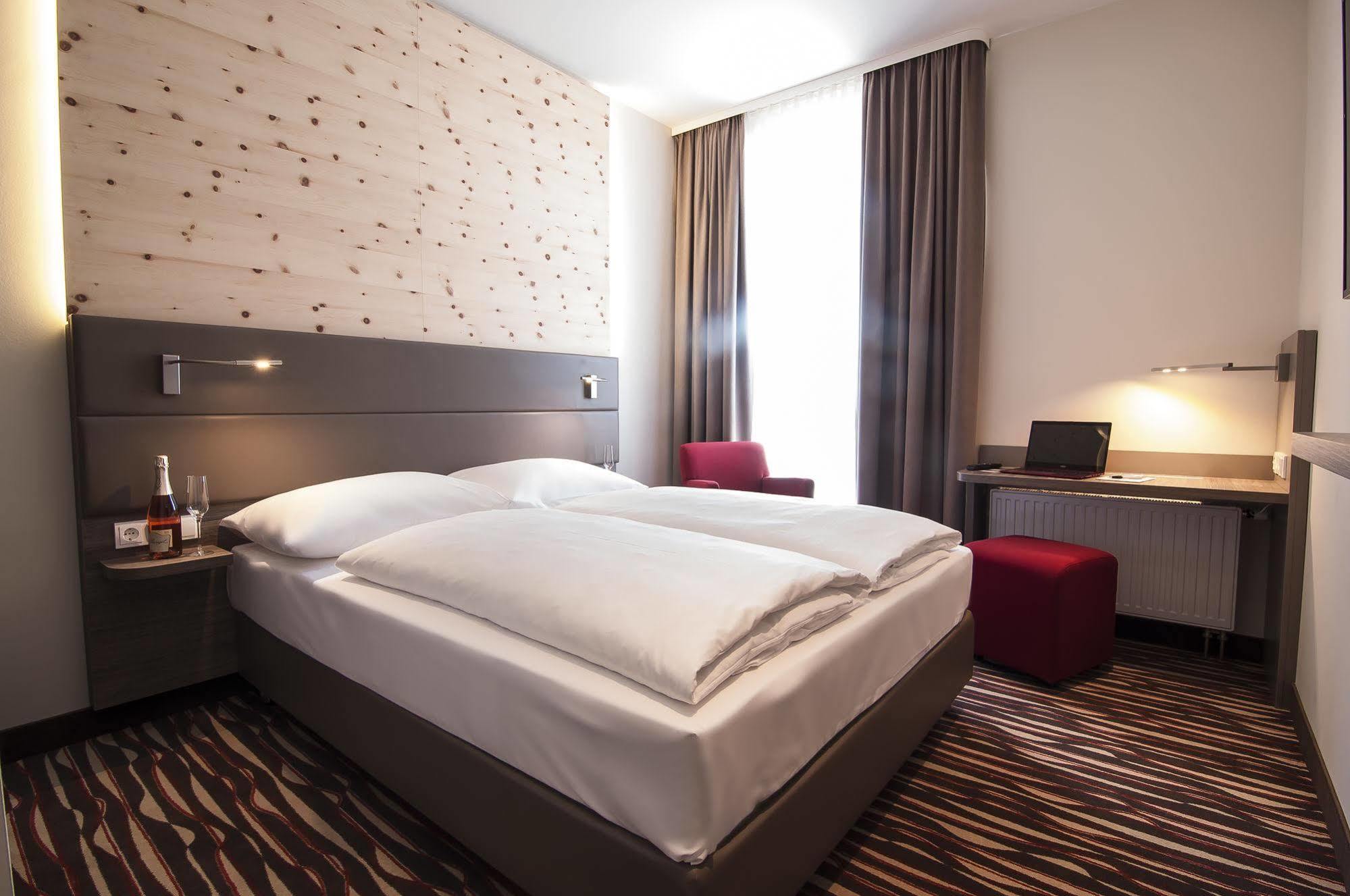 Amaro Hotel Bergkirchen  Kültér fotó